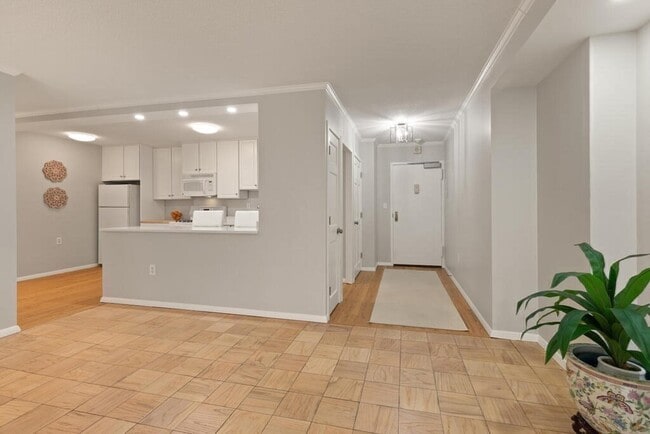 2 Hawthorne Pl, Unit 2M in Boston, MA - Building Photo - Building Photo