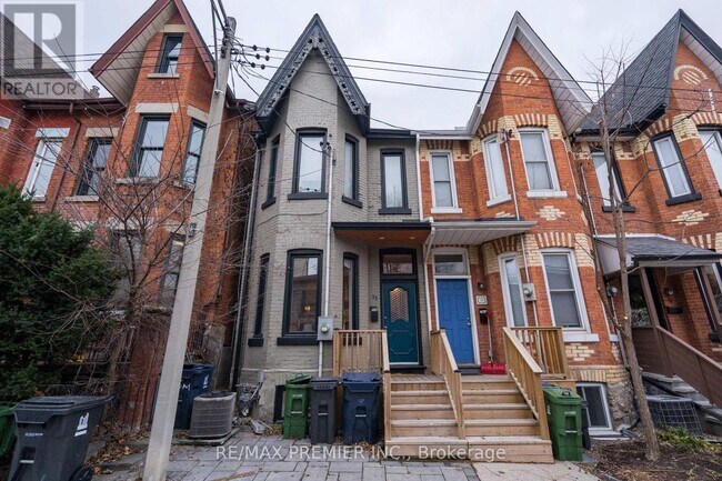 property at 13 Manning Ave