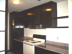 15 El Camino Real in Burlingame, CA - Building Photo - Building Photo