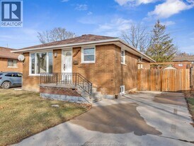 1270 Laurendeau Ave in Windsor, ON - Building Photo