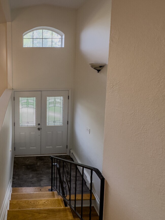 property at 1923 Akron St