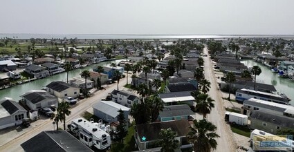 518 W Clam Cir in Port Isabel, TX - Building Photo - Building Photo