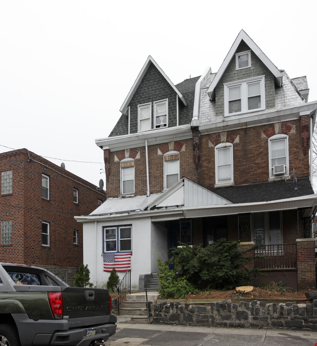 5020 Griscom St in Philadelphia, PA - Foto de edificio - Building Photo