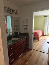 150 Pearl St, Unit #201 in Oakland, CA - Foto de edificio - Building Photo