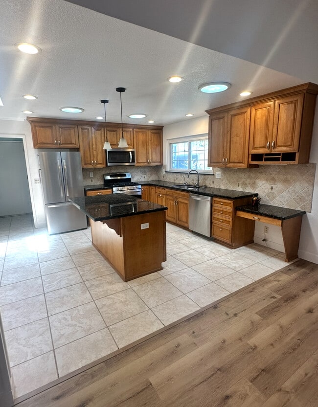 1701 Ventura Way in Suisun City, CA - Building Photo - Building Photo