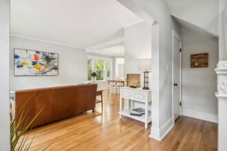 2429 Central St in Evanston, IL - Building Photo - Building Photo