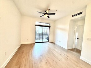2300 Richmond Ave. in Houston, TX - Foto de edificio - Building Photo