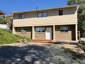 418 N Laguna St, Unit #B in Klamath Falls, OR - Building Photo - Building Photo