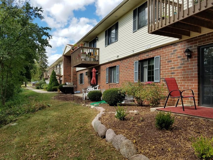 Glenview Park Apartments in Wauwatosa, WI - Building Photo