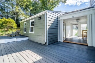 162 N Rd in White Plains, NY - Building Photo - Building Photo