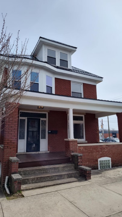 3037 Broad Ave in Altoona, PA - Building Photo
