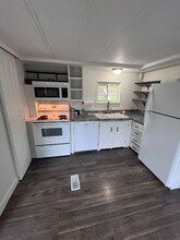 16 Sassy Ln in Sunrise Beach, MO - Foto de edificio - Building Photo