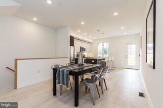 1236 N Taney St in Philadelphia, PA - Foto de edificio - Building Photo