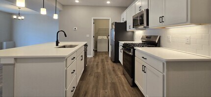 1210 Ayla Ave in Green, OH - Building Photo - Building Photo