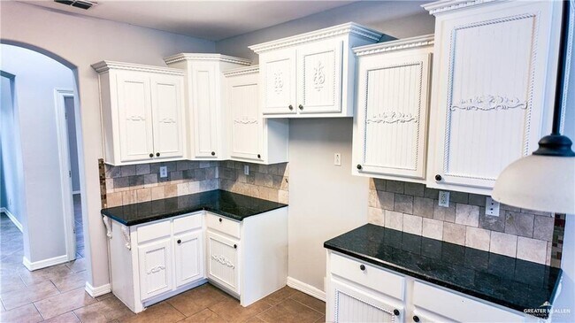 12 Linva Ave in Edinburg, TX - Building Photo - Building Photo