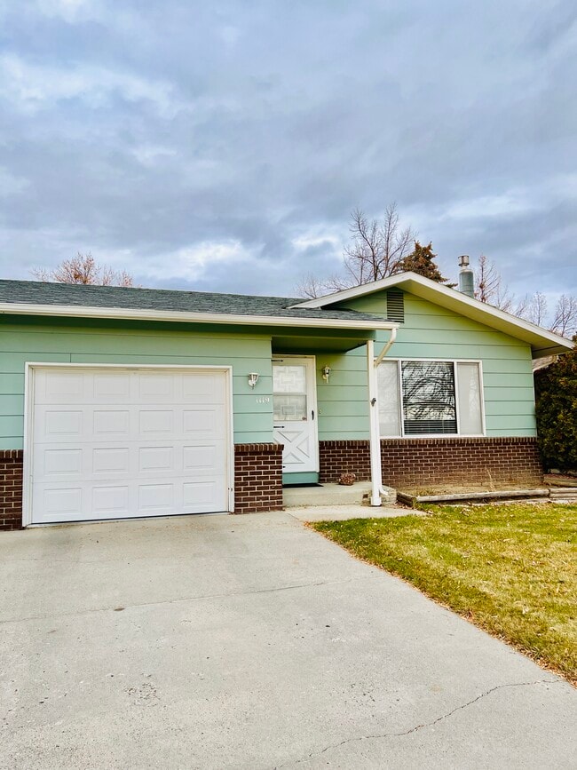 property at 1119 Yellowstone Ave