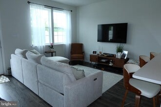 213 Mazzeo Dr in Glassboro, NJ - Building Photo - Building Photo