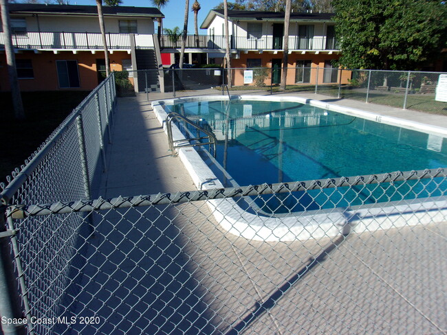 1711 Dixon Blvd in Cocoa, FL - Building Photo - Building Photo