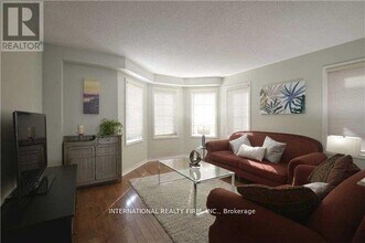 3259 High Springs Crescent in Mississauga, ON - Building Photo - Building Photo