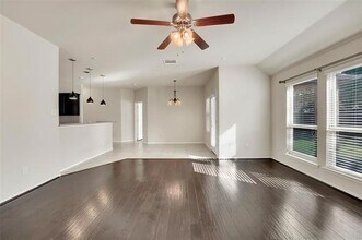 117 Mount Olive Ave in McKinney, TX - Foto de edificio - Building Photo