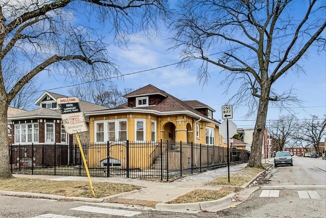 6800 S Langley Ave in Chicago, IL - Building Photo - Building Photo