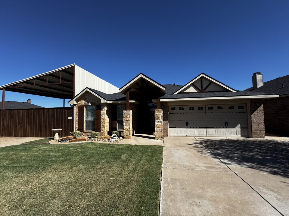 9301 Rochester Ave in Lubbock, TX - Building Photo