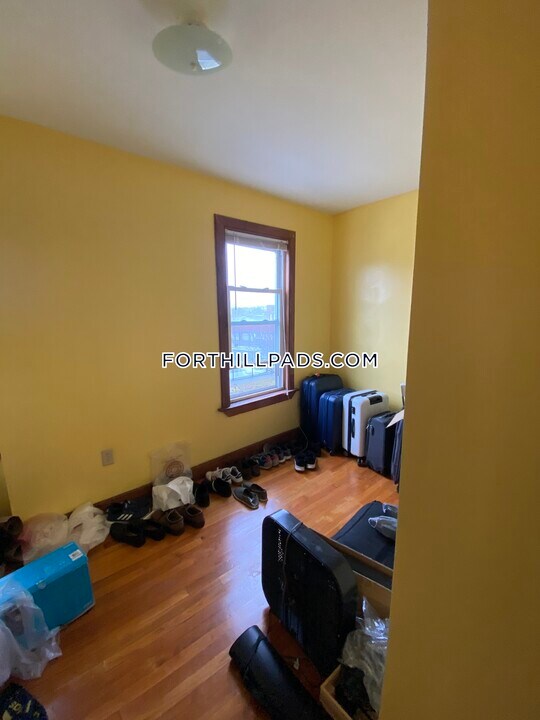 251 Highland St-Unit -1 in Boston, MA - Building Photo
