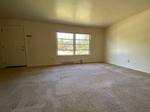 434 Vale Ave in Plum, PA - Building Photo - Building Photo