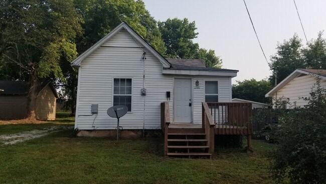 property at 1741 W Olive St