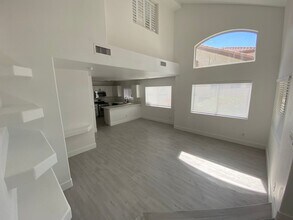 1213 Allure Dr in Las Vegas, NV - Foto de edificio - Building Photo