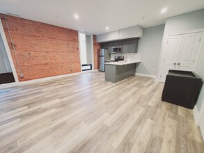 51 Bank St-Unit -2E in Stamford, CT - Building Photo - Building Photo