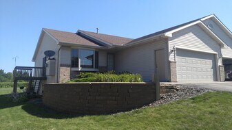 1619 Covey Dr in River Falls, WI - Building Photo
