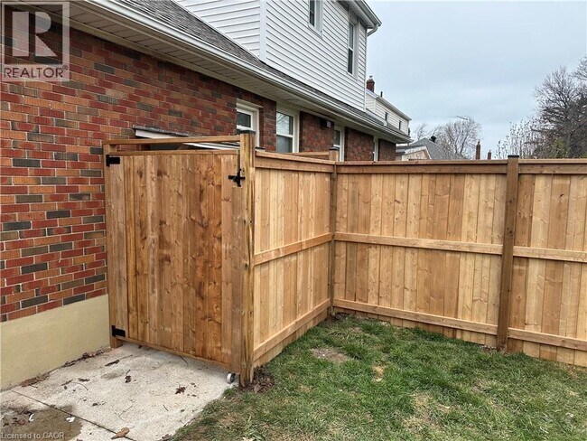 450 Niagara St in St Catharines, ON - Building Photo - Building Photo