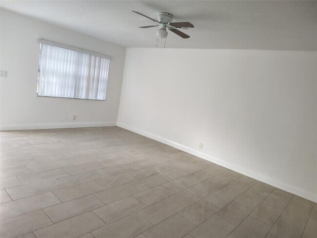 3731 NW 78th Ln in Coral Springs, FL - Building Photo - Building Photo