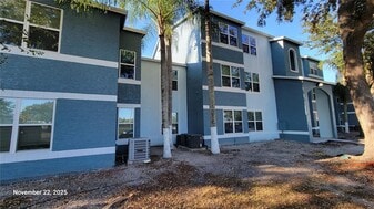 5701 Gatlin Ave in Orlando, FL - Building Photo