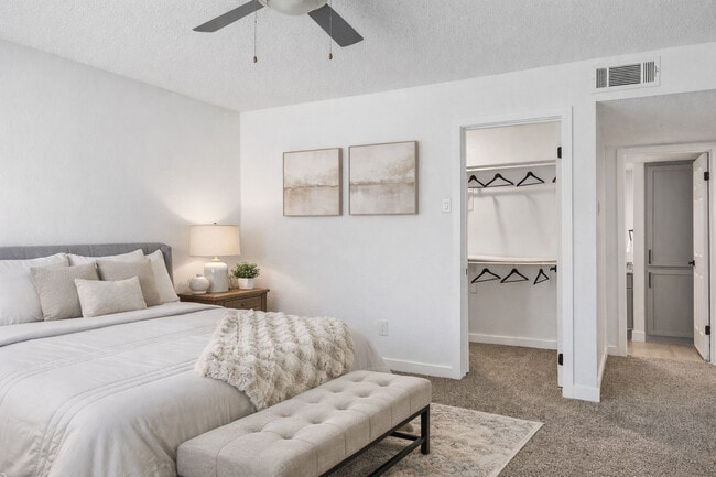 Bellevue at Spring Creek in Plano, TX - Foto de edificio - Building Photo