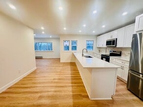 19 Henning Dr in Montrose, NY - Building Photo - Building Photo