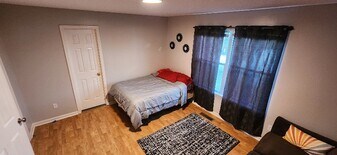 2339 Valley Creek W Ln in Indianapolis, IN - Building Photo