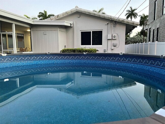 property at 1020 Hollywood Blvd