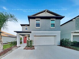 15618 Greenleaf Bay St in Sun City Center, FL - Building Photo