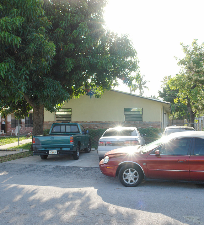 1030-1032 NW 1st Ave in Fort Lauderdale, FL - Building Photo - Building Photo