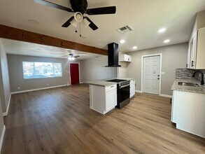 840 S F St in Tulare, CA - Building Photo - Building Photo