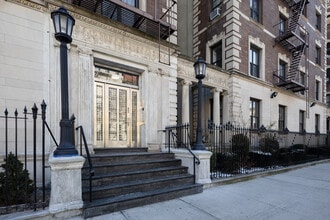 Central Park Plaza Condominium in New York, NY - Building Photo - Building Photo