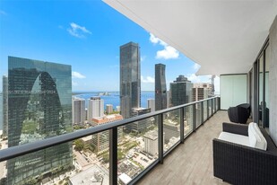 1300 S Miami Ave, Unit 3402 in Miami, FL - Building Photo - Building Photo