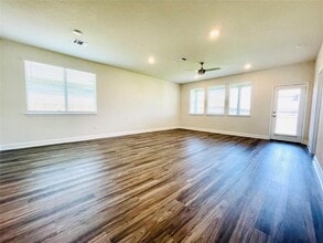 18021 Umberto Dr in Pflugerville, TX - Building Photo - Building Photo