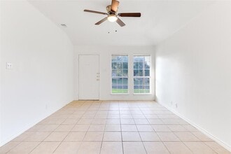 300 Tamara Dr in Georgetown, TX - Building Photo - Building Photo