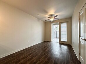 2621 Live Oak St in Dallas, TX - Building Photo - Building Photo
