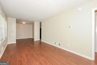 261 Hermer Cir NW in Atlanta, GA - Building Photo - Building Photo