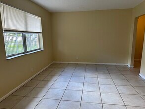 5315 NW 22nd St, Unit 5315 in Lauderhill, FL - Building Photo - Building Photo