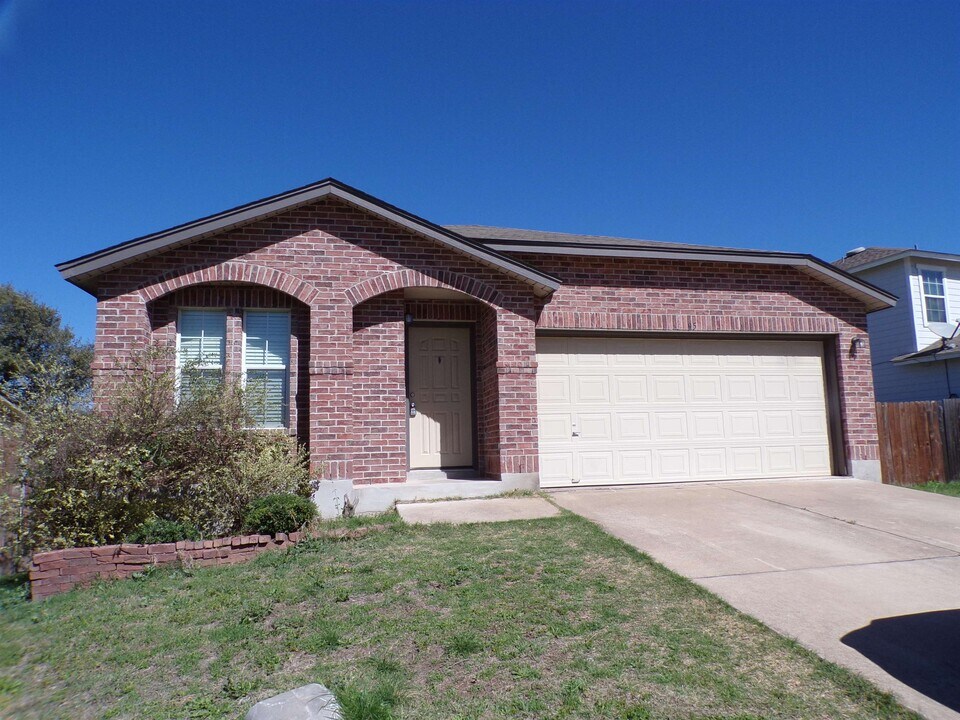 95 E Wildflower Blvd in Marble Falls, TX - Building Photo